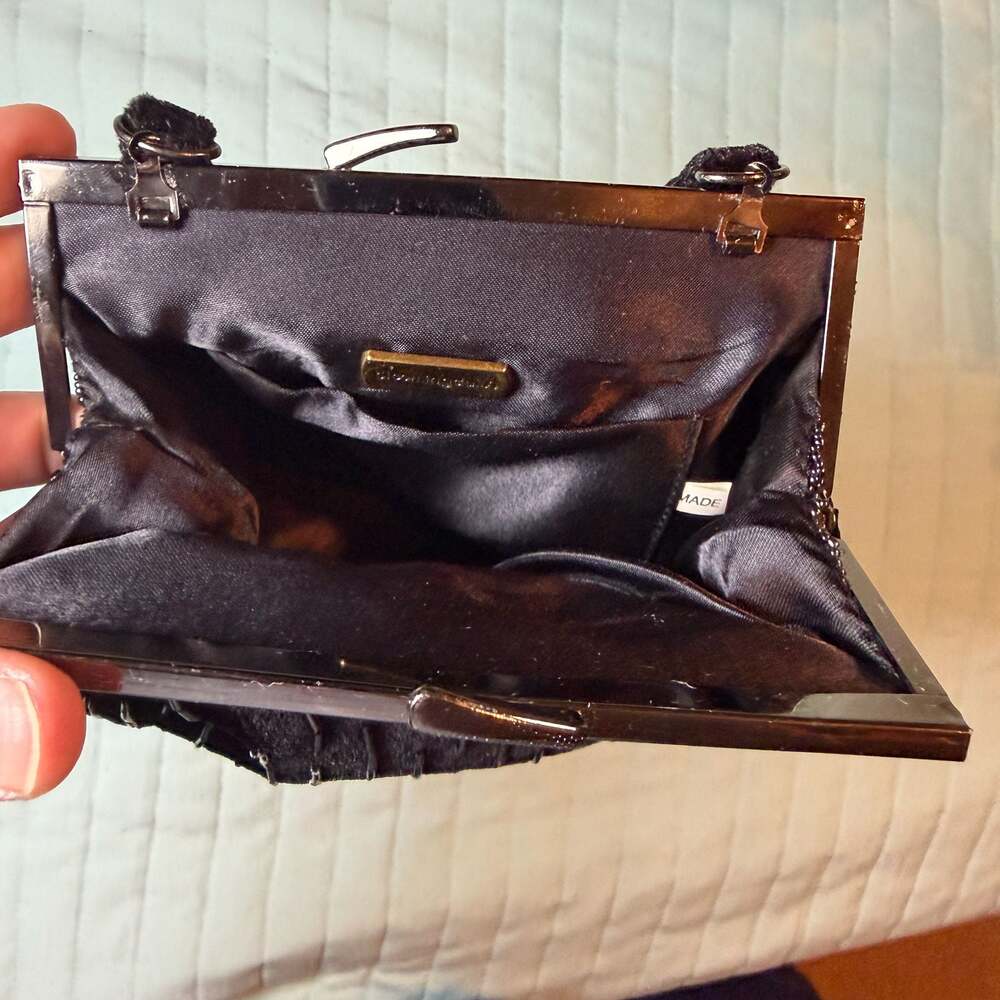 Vintage Black Velvet Beaded Evening Bag with Kiss Lock Closure - Picture 8 of 8